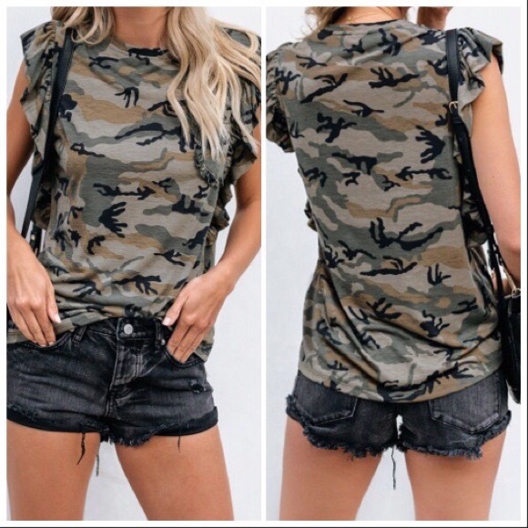 LAST ‼️NEW Green Camouflage Print Ruffled - top - Picture 2 of 3